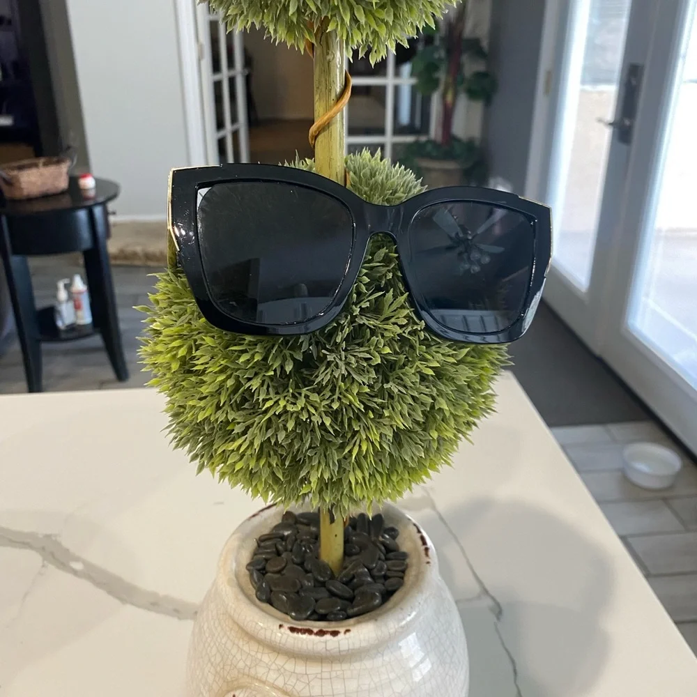 Stylish Black Sunglasses - Home Accent